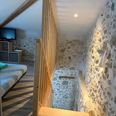 94 Côté Chai - Chai Secret En Cœur De Bourg *